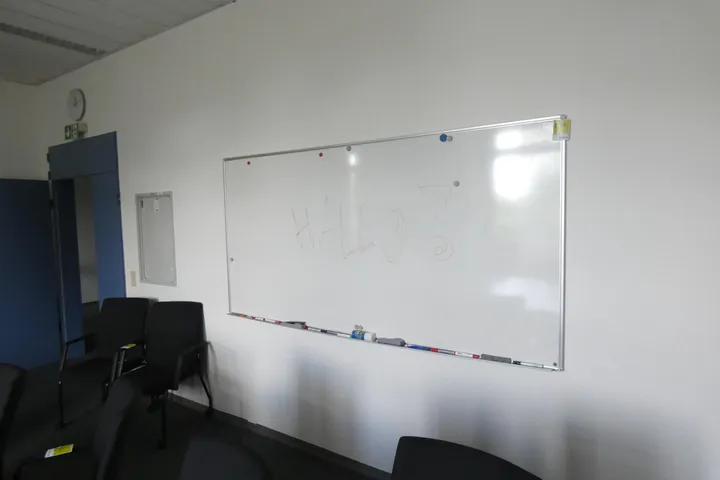 3x Whiteboard / Pinnwand inkl. Schiene Maße in cm ca. 240 x 120